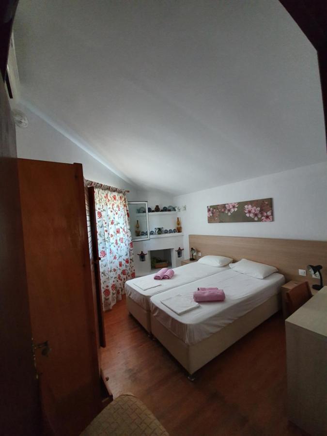 Dionisos Studios And Apts Skiathos 考考纳里斯 外观 照片