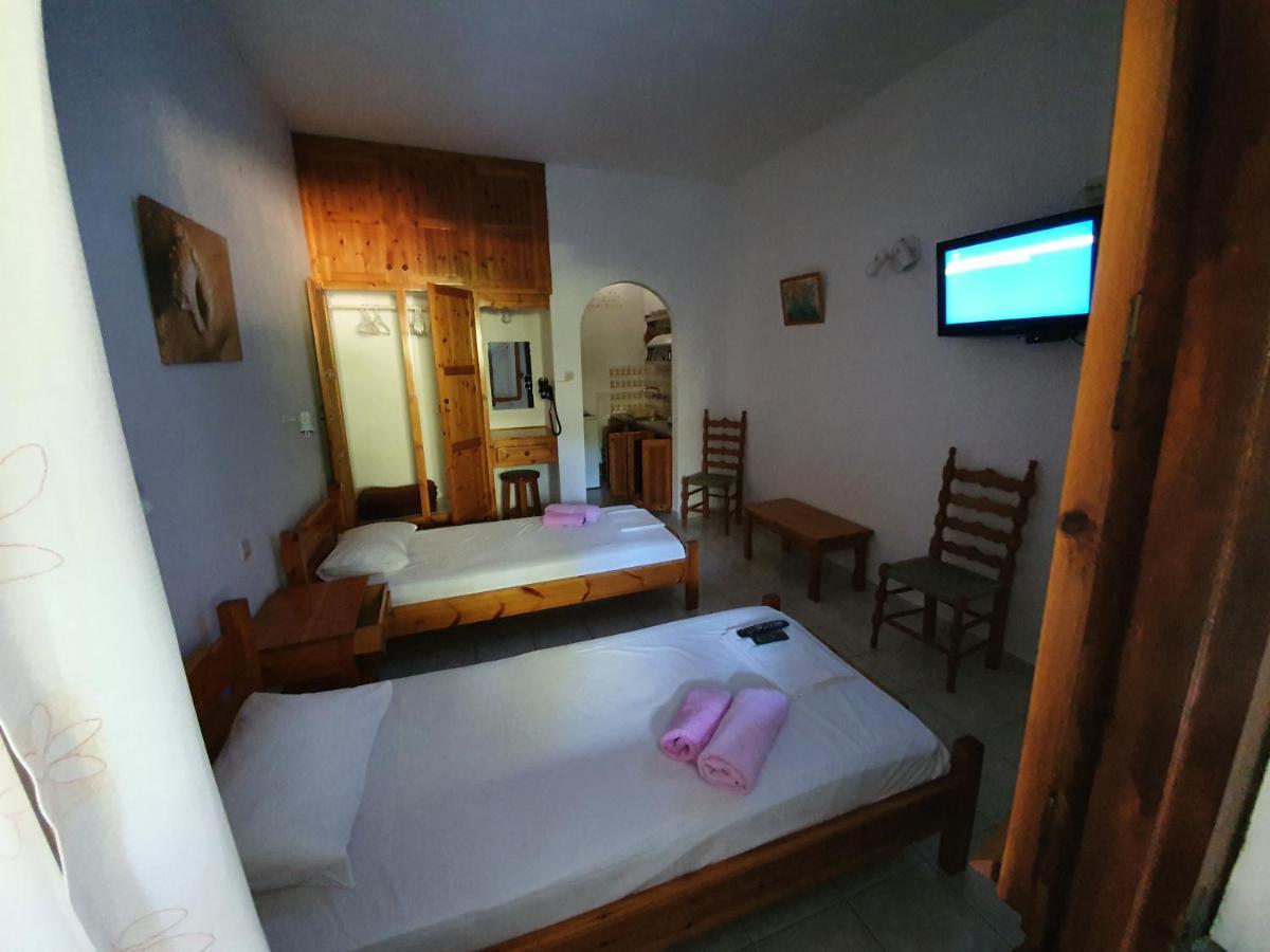Dionisos Studios And Apts Skiathos 考考纳里斯 外观 照片